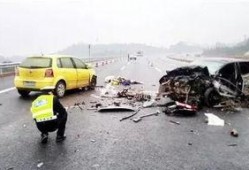 梅州车祸爆料新闻视频最新,视频揭露事故现场惊心瞬间